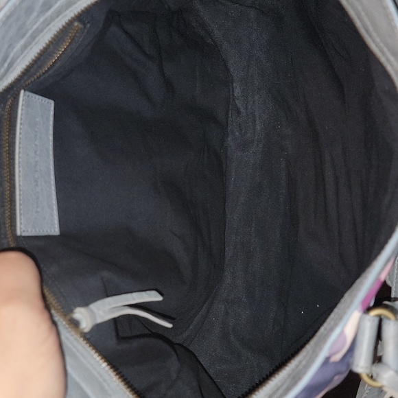 Women’s luxury Balenciaga Limited Edition Authentic  reposhing  yescandoit - Picture 7 of 13